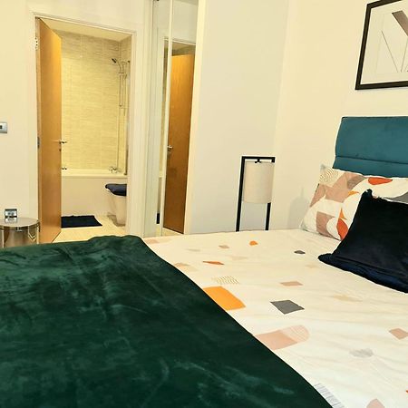 Exquisite Cosy 2-Bed Apartment In Salford مانشستر المظهر الخارجي الصورة