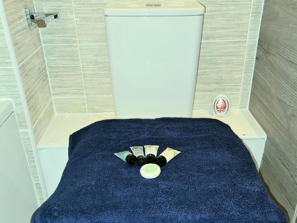 Exquisite Cosy 2-Bed Apartment In Salford مانشستر المظهر الخارجي الصورة