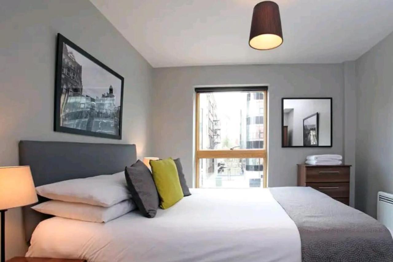 Exquisite Cosy 2-Bed Apartment In Salford مانشستر المظهر الخارجي الصورة